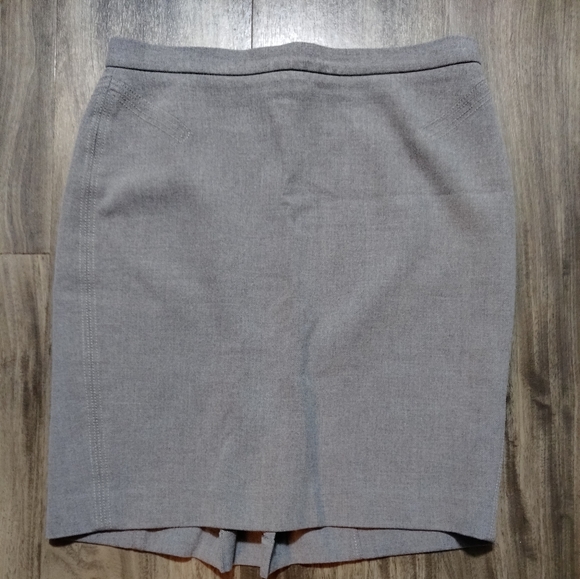 LOFT Dresses & Skirts - LOFT Pencil Skirt